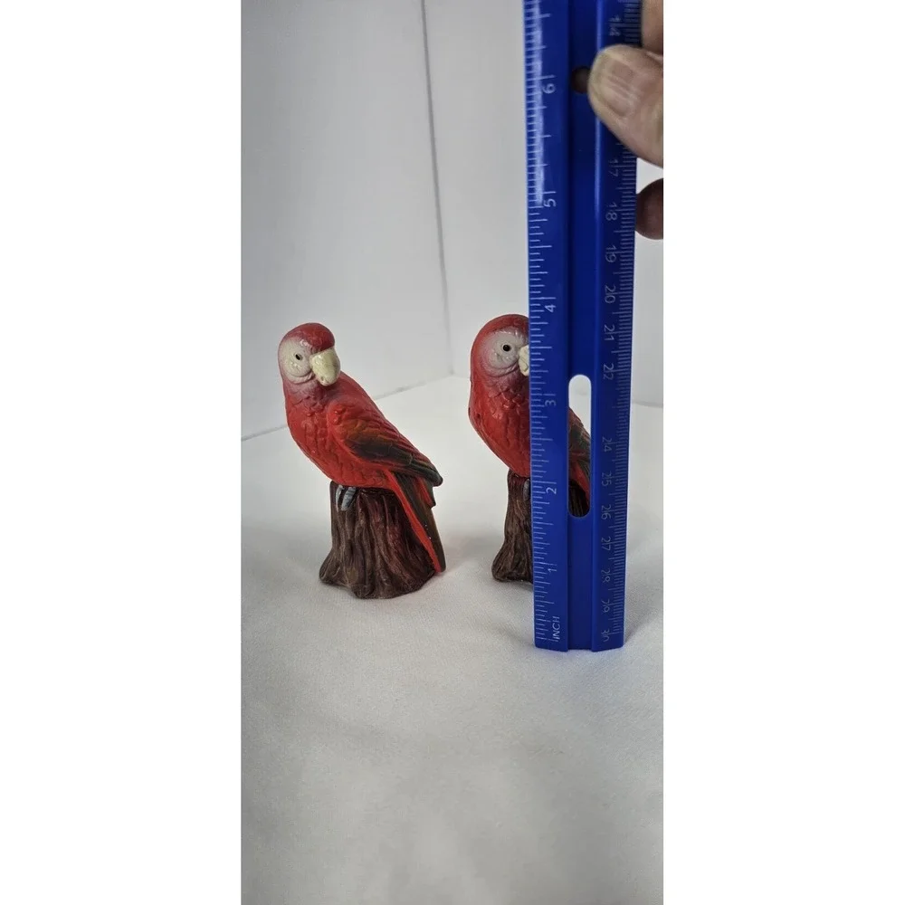Vintage Salt‎ And Pepper Shakers Parrot Macaw Red from Mandalay Bay Casino